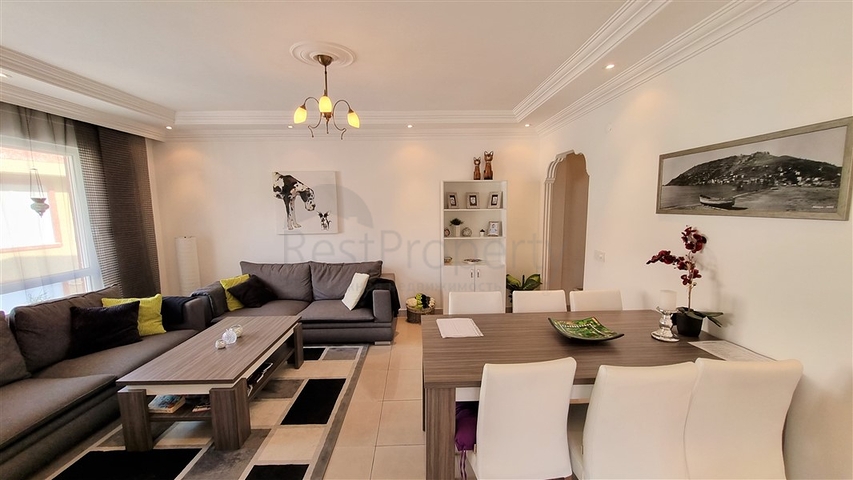 Просторный пентхаус с видом на горы