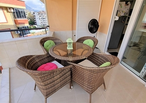 Просторный пентхаус с видом на горы