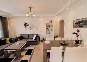 Просторный пентхаус с видом на горы