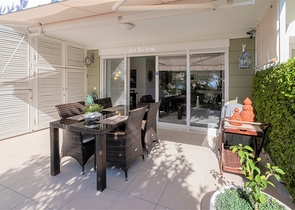 Просторная квартира с выходом в сад в районе Конаклы 