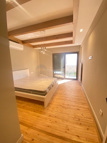 Отдельно стоящая вилла 4+1 с видом на море и город в бухте Бордакчи, Бодрум