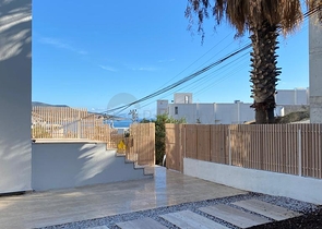 Отдельно стоящая вилла 4+1 с видом на море и город в бухте Бордакчи, Бодрум