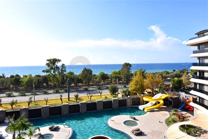 Трехкомнатная квартира на первой береговой линии