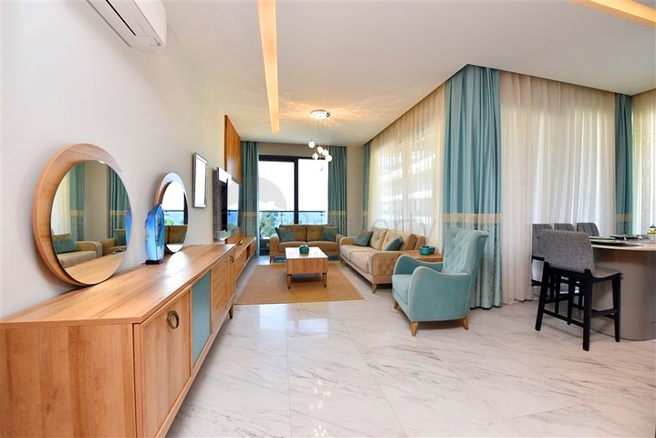 Трехкомнатная квартира на первой береговой линии