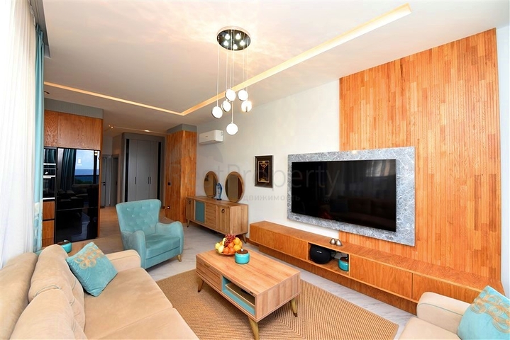 Трехкомнатная квартира на первой береговой линии