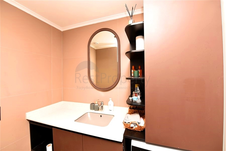 Трехкомнатная квартира на первой береговой линии