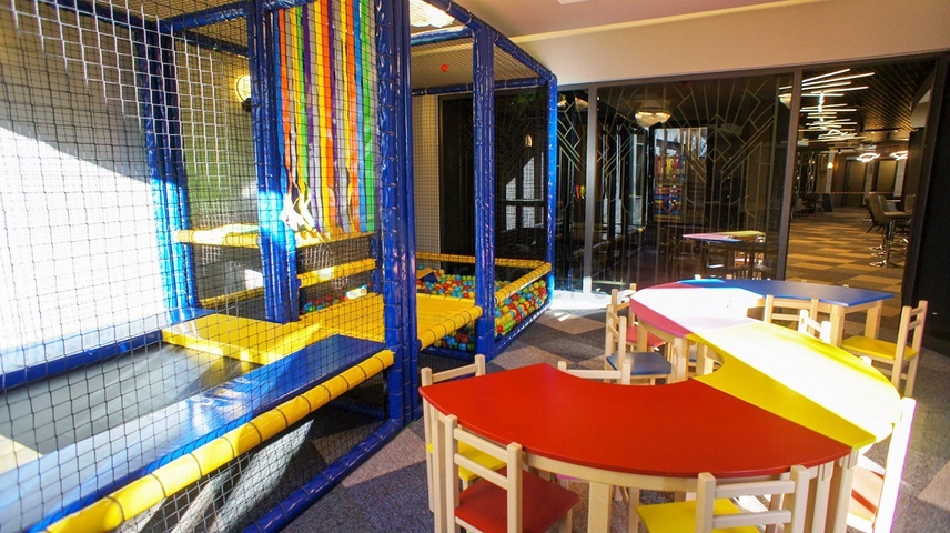 Трехкомнатная квартира на первой береговой линии