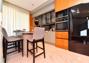 Трехкомнатная квартира на первой береговой линии