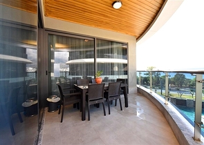 Трехкомнатная квартира на первой береговой линии