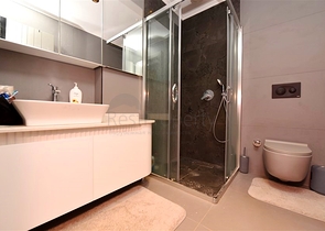 Трехкомнатная квартира на первой береговой линии