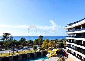 Трехкомнатная квартира на первой береговой линии