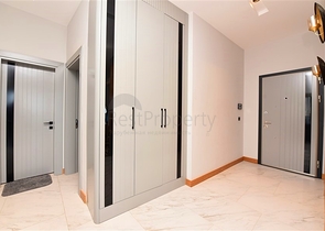 Трехкомнатная квартира на первой береговой линии