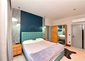 Трехкомнатная квартира на первой береговой линии