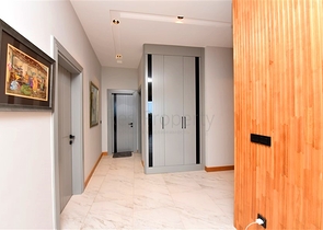 Трехкомнатная квартира на первой береговой линии