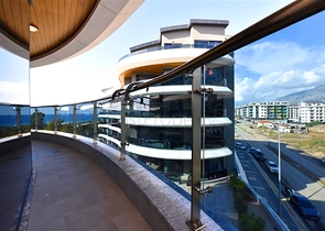 Трехкомнатная квартира на первой береговой линии