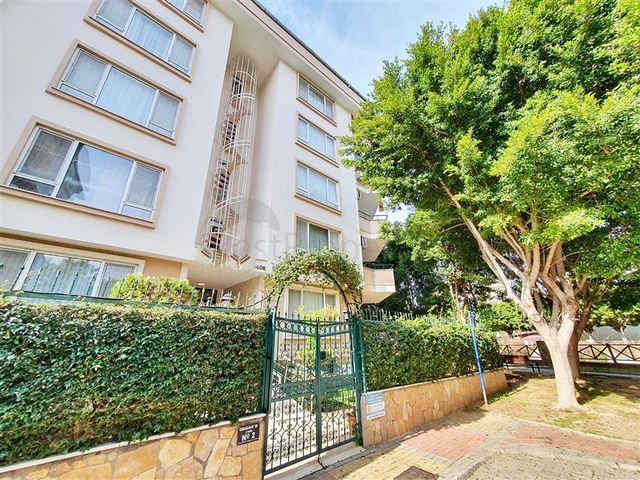 Трехкомнатная квартира в 400 метрах от моря