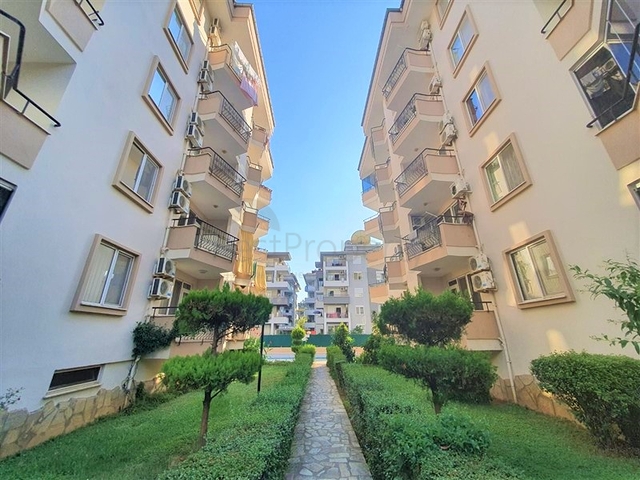 Трехкомнатная квартира в 400 метрах от моря