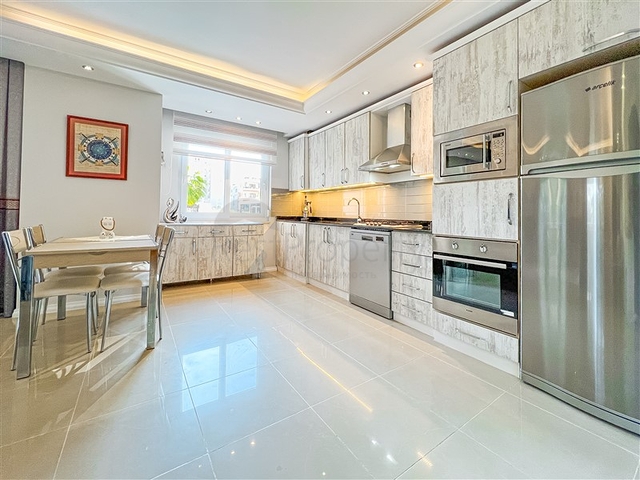 Квартира 2+1 на первой береговой линии в районе Махмутлар