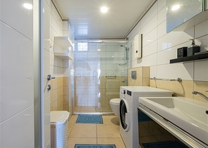 Трехкомнатная квартира с видом на горы и море