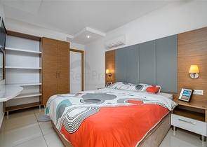 Трехкомнатная квартира с видом на горы и море