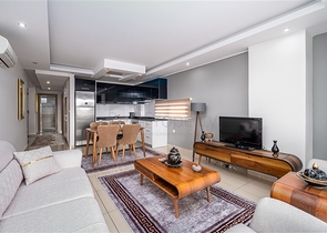 Трехкомнатная квартира с видом на горы и море