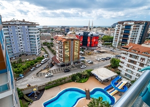 Трехкомнатная квартира с видом на горы и море