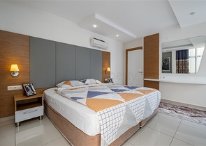 Трехкомнатная квартира с видом на горы и море