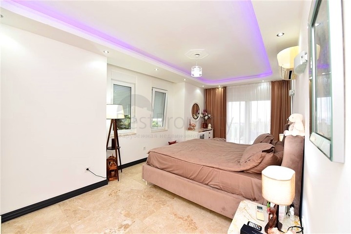 Меблированная вилла с панорамным видом в самом центре Алании