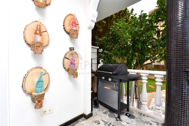 Меблированная вилла с панорамным видом в самом центре Алании