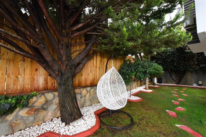 Меблированная вилла с панорамным видом в самом центре Алании