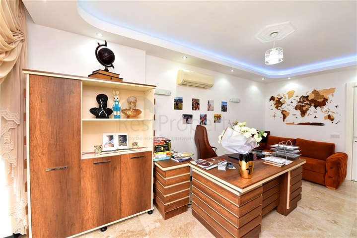 Меблированная вилла с панорамным видом в самом центре Алании