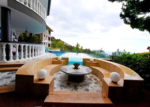 Меблированная вилла с панорамным видом в самом центре Алании