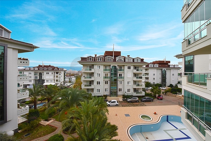 Квартира 2+1 в комплексе с большой зеленой территорией в центральном районе Джикджилли