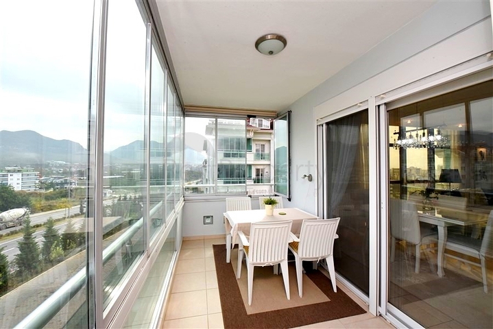 Квартира 2+1 в комплексе с большой зеленой территорией в центральном районе Джикджилли