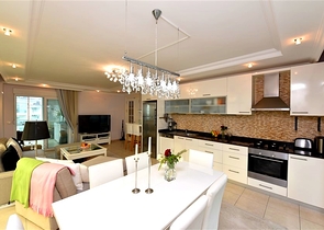 Квартира 2+1 в комплексе с большой зеленой территорией в центральном районе Джикджилли