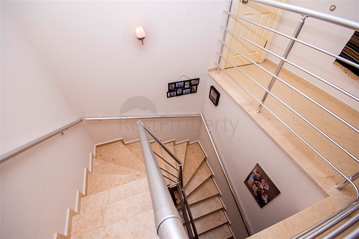 Меблированный пентхаус 4+1 в районе Оба