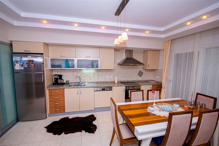 Меблированный пентхаус 4+1 в районе Оба