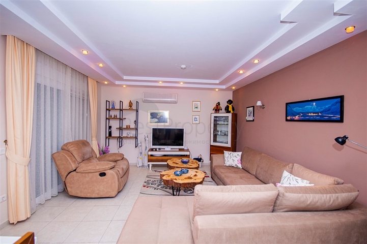 Меблированный пентхаус 4+1 в районе Оба