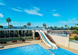 Квартира 1+1 на первой линии в районе Махмутлар 