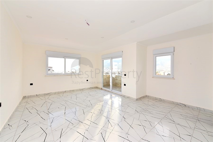 Трехкомнатный пентхаус в районе Оба