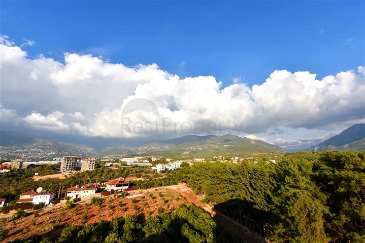 Трехкомнатный пентхаус в районе Оба