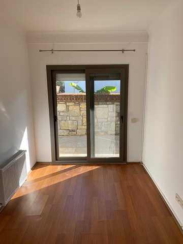 Частная вилла в окружении природы в районе Торба