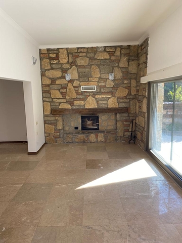 Частная вилла в окружении природы в районе Торба