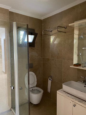 Частная вилла в окружении природы в районе Торба