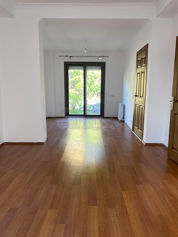 Частная вилла в окружении природы в районе Торба