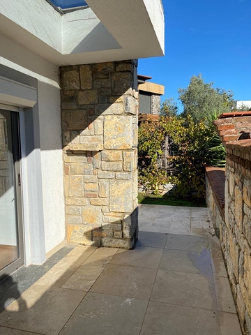 Частная вилла в окружении природы в районе Торба