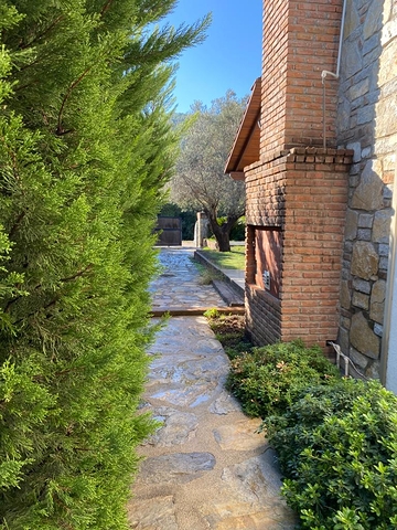 Частная вилла в окружении природы в районе Торба