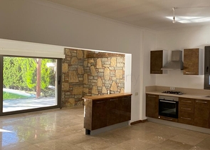 Частная вилла в окружении природы в районе Торба