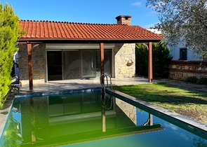 Частная вилла в окружении природы в районе Торба