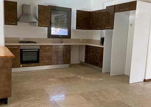 Частная вилла в окружении природы в районе Торба